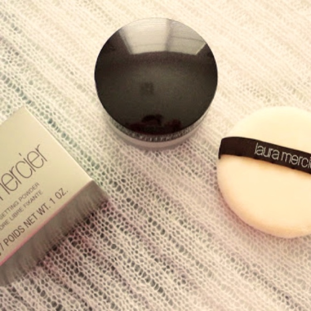 Laura mercier translucent powder and puff